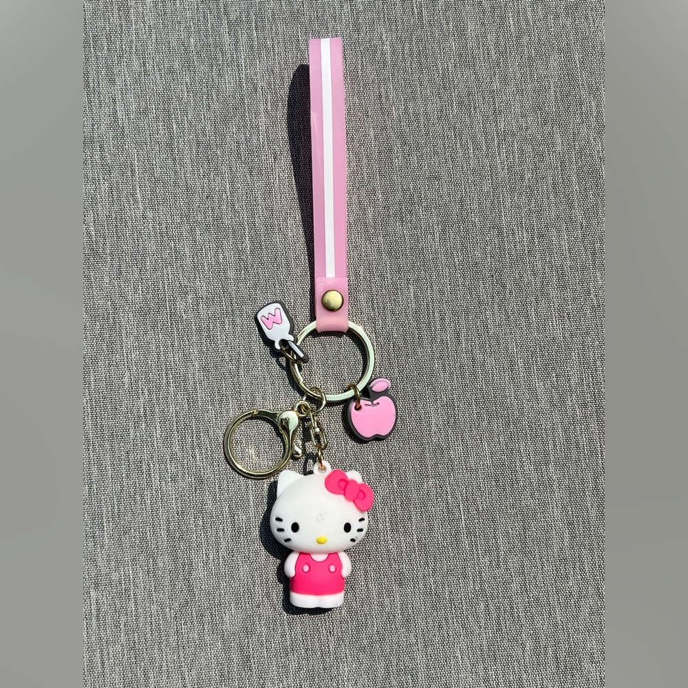Hello Kitty Pink Keychain - Picture 5 of 8